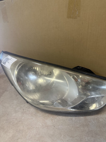 2013 Hyundai ix35 - Right Headlight