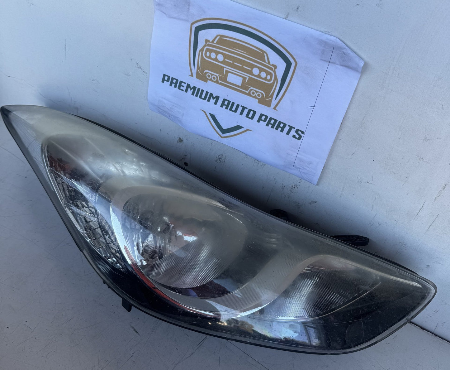 2013 Hyundai Elantra MD Sedan Right Headlight