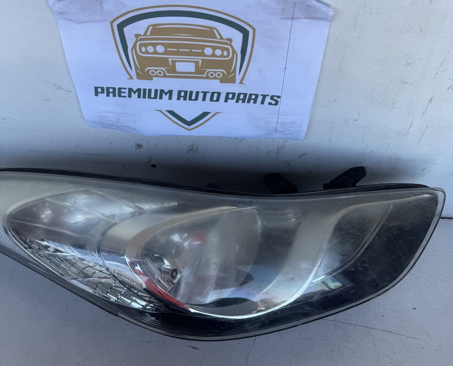 2013 Hyundai Elantra MD Sedan Right Headlight