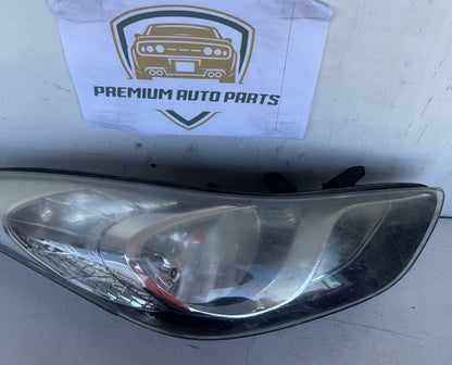 2013 Hyundai Elantra MD Sedan Right Headlight