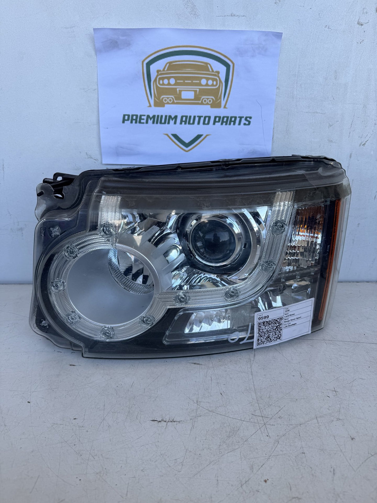2010 Land Rover Range Rover Sport Station Wagon Left Headlight