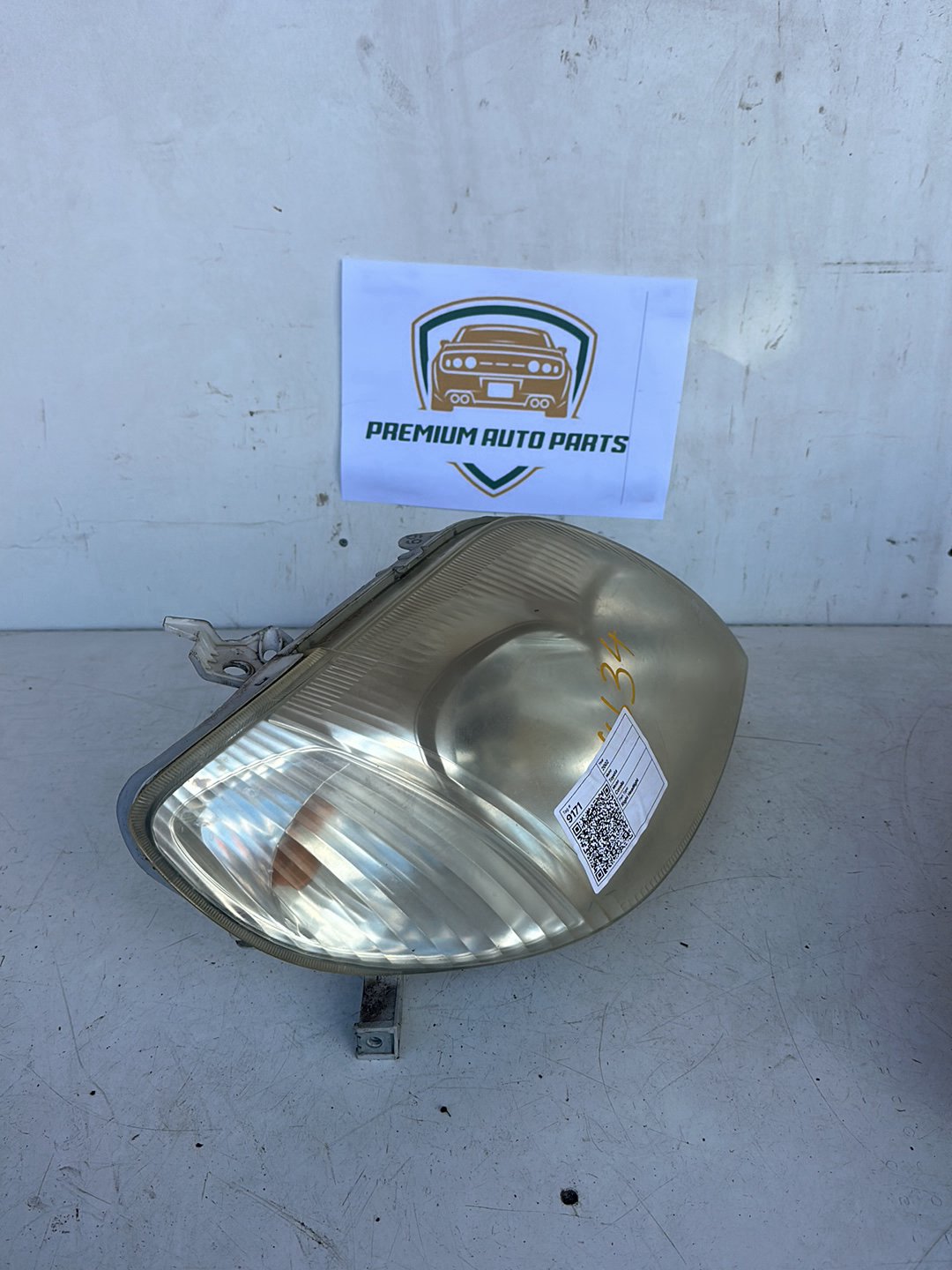 2002 Toyota Corolla E120 Sedan Right Headlight