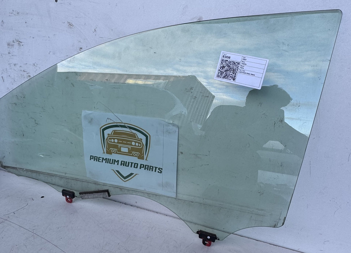 2007   Left Front Door Glass