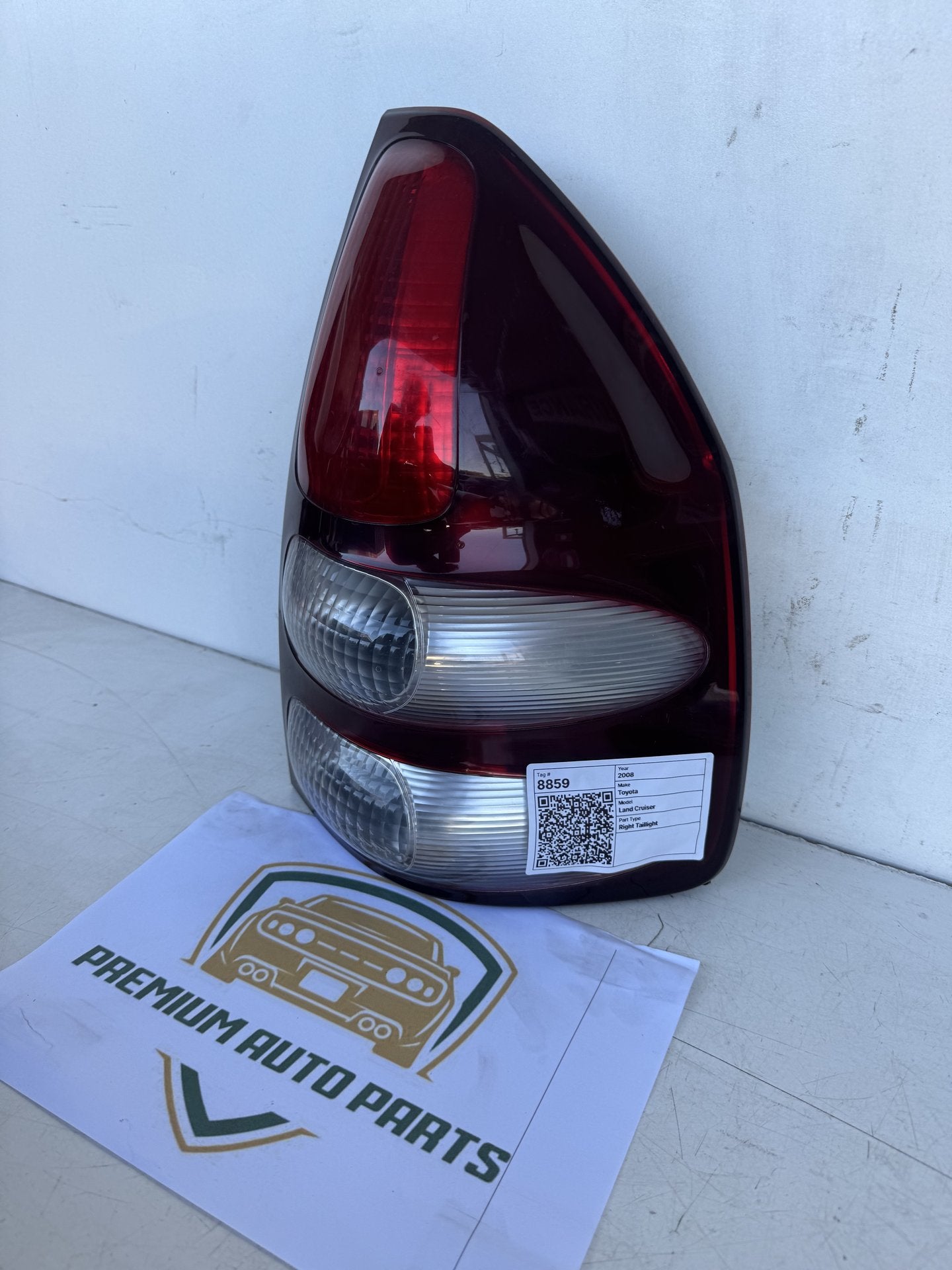2008 Toyota Land Cruiser Station Wagon Right Taillight