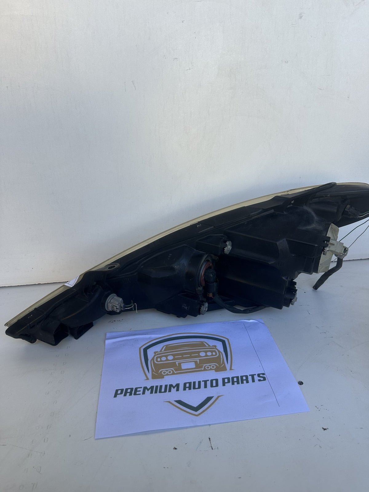 2005 Toyota Tarago R30 Station Wagon Right Headlight KOITO 28-163