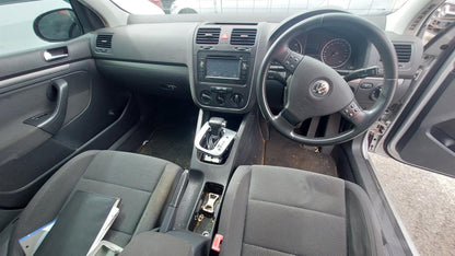 2005 Volkswagen Golf  Hatchback 
Volkswagen
Golf