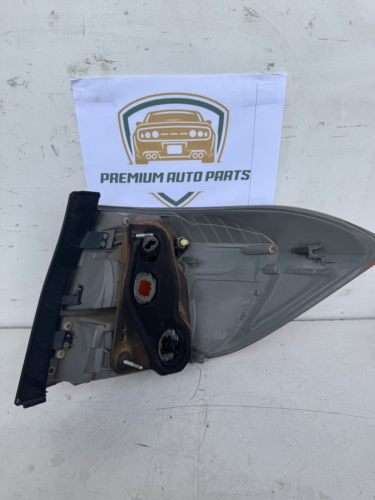 2007  U40 Left Taillight