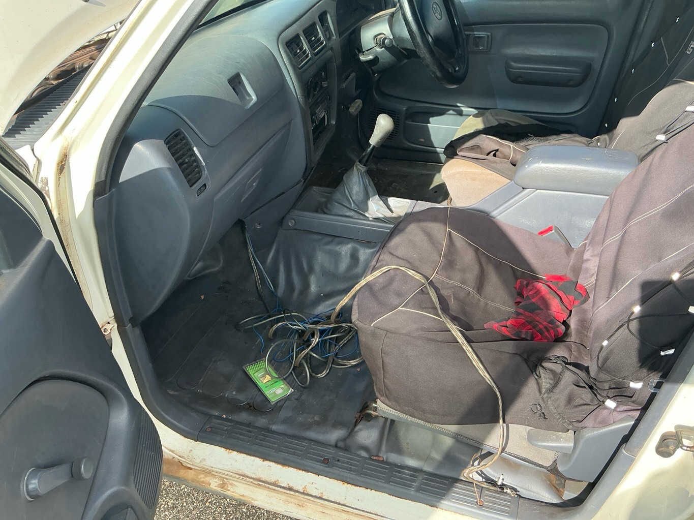 2002 Toyota Hilux CD N120