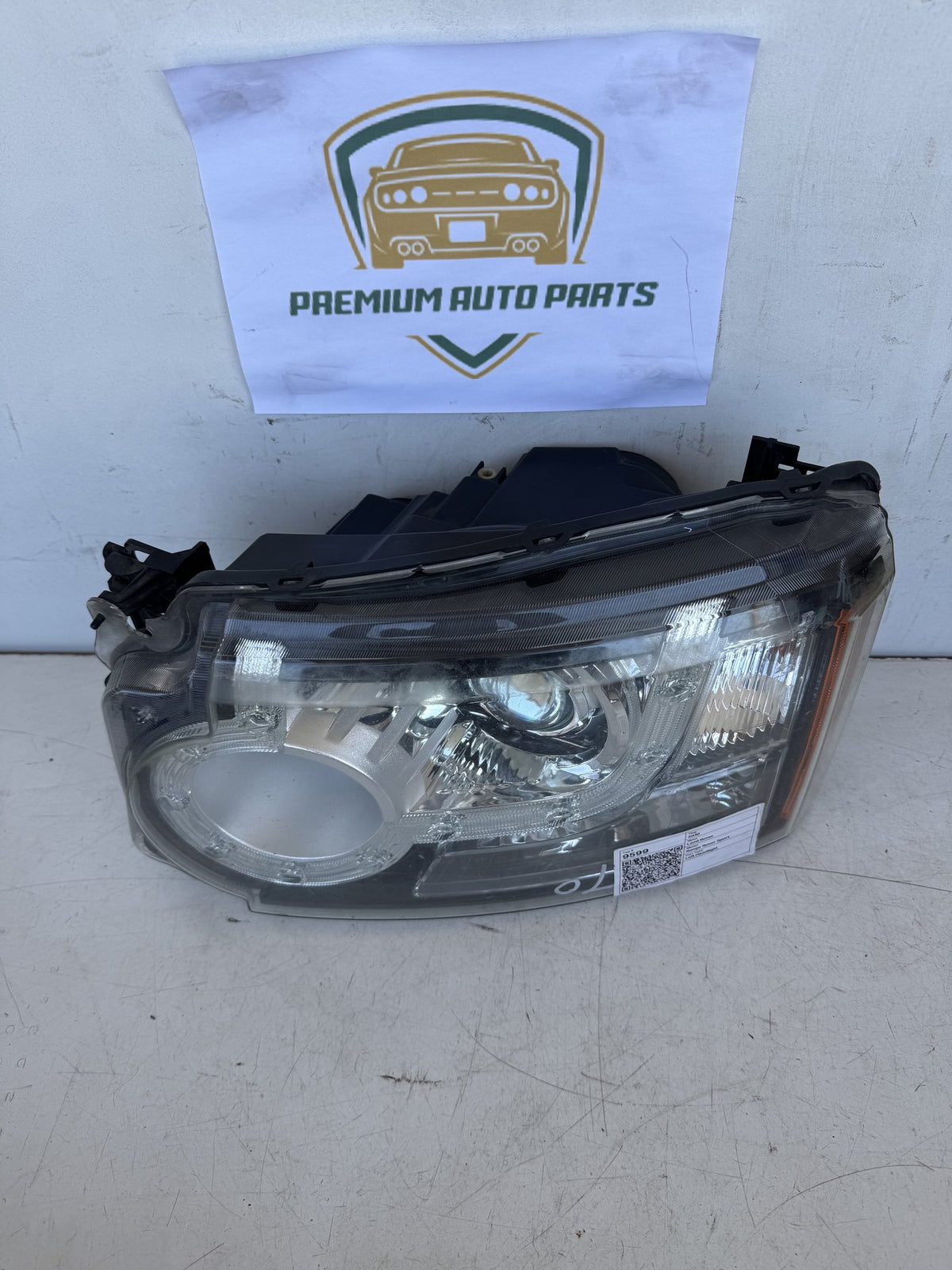 2010 Land Rover Range Rover Sport Station Wagon Left Headlight
