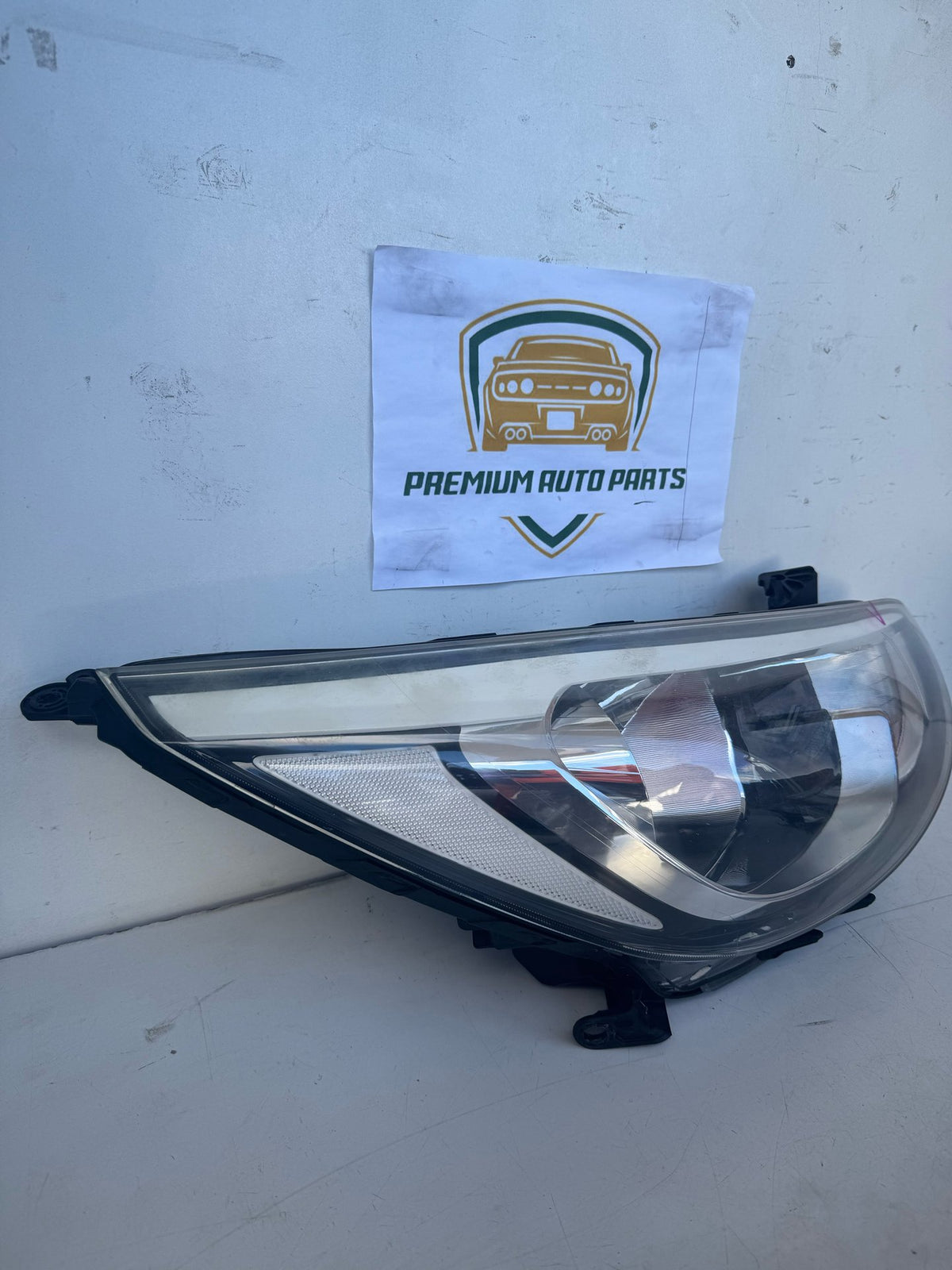 2016 Hyundai Accent Sedan Right Headlight 92102-1R7XX
