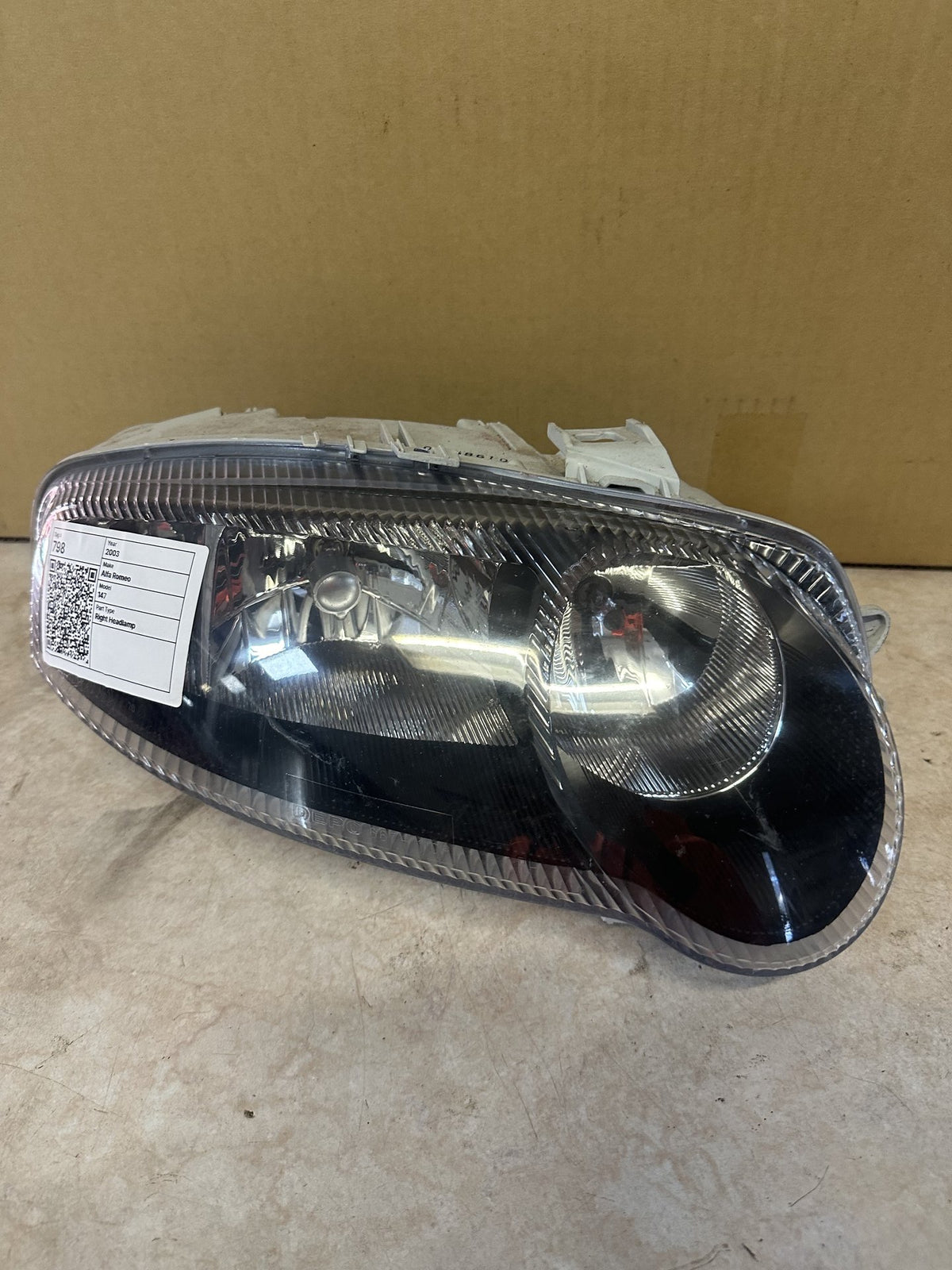 2003 Alfa Romeo 147 - Right Headlight
