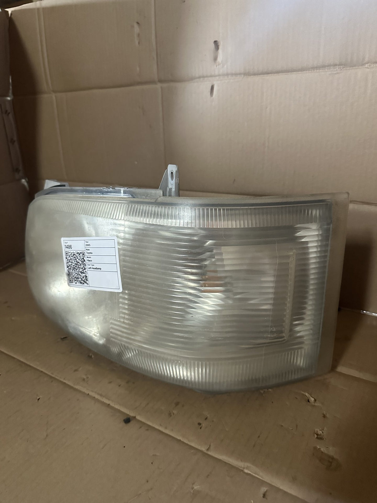 2005 Toyota Hiace V H200 TRH201 - Left Headlight