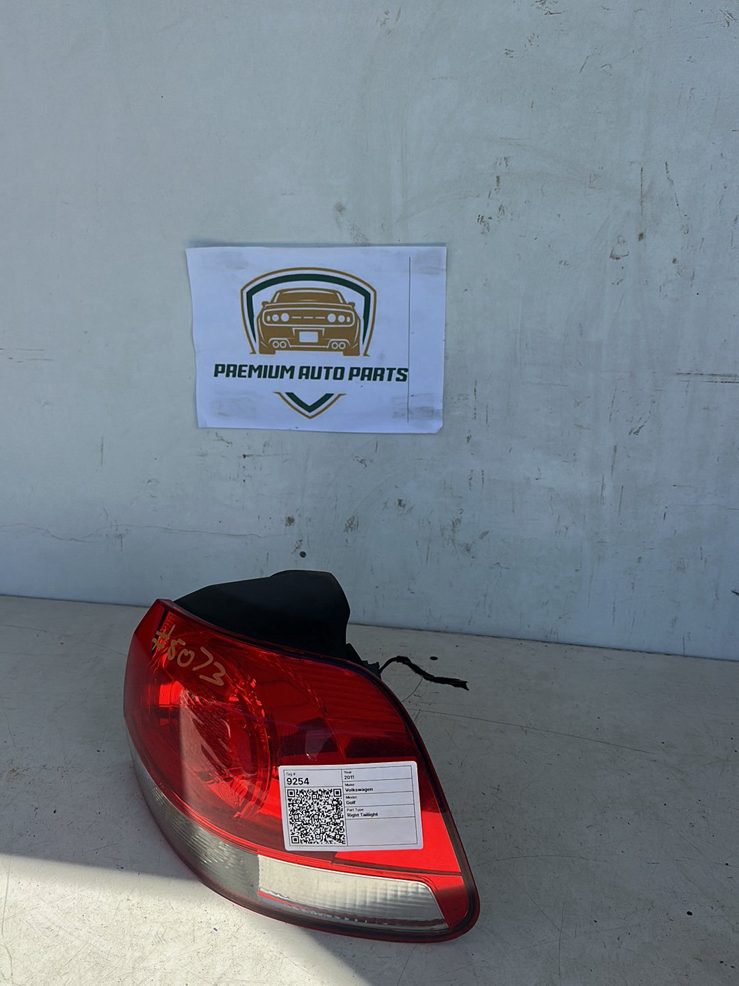 2011 Volkswagen Golf MK6 - 5K Hatchback Right Taillight