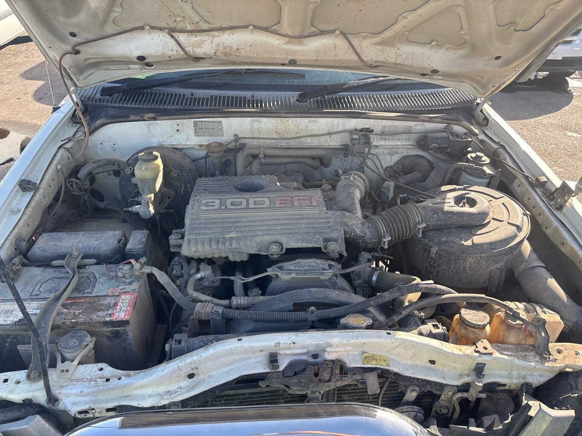 2002 Toyota Hilux N100