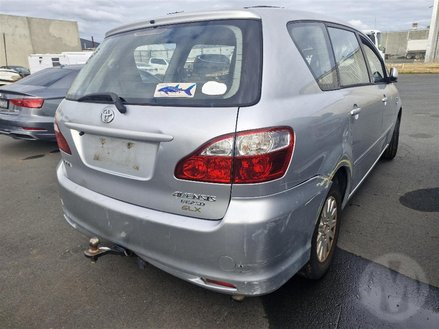 2004 Toyota Avensis