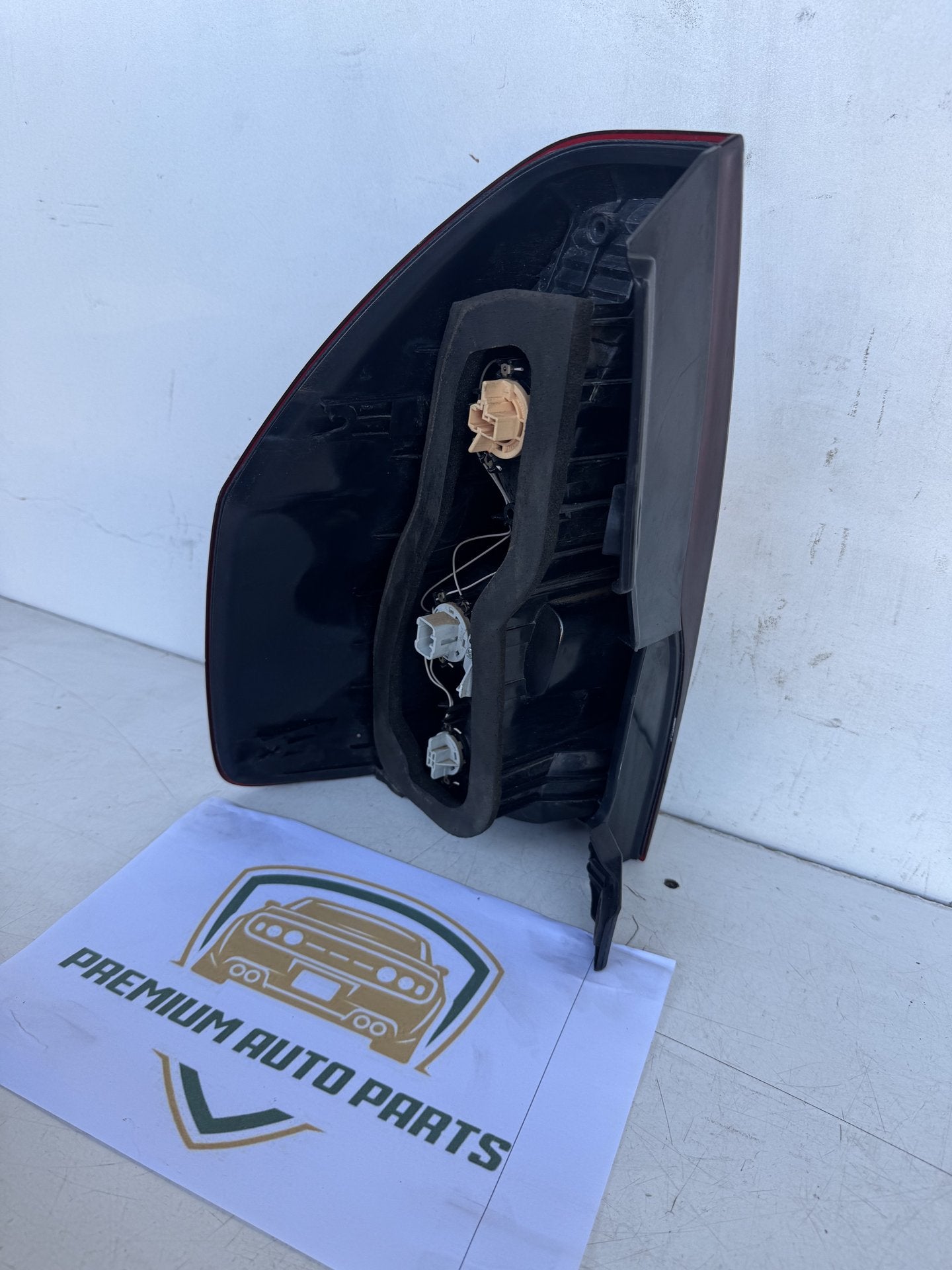 2008 Toyota Land Cruiser Station Wagon Right Taillight