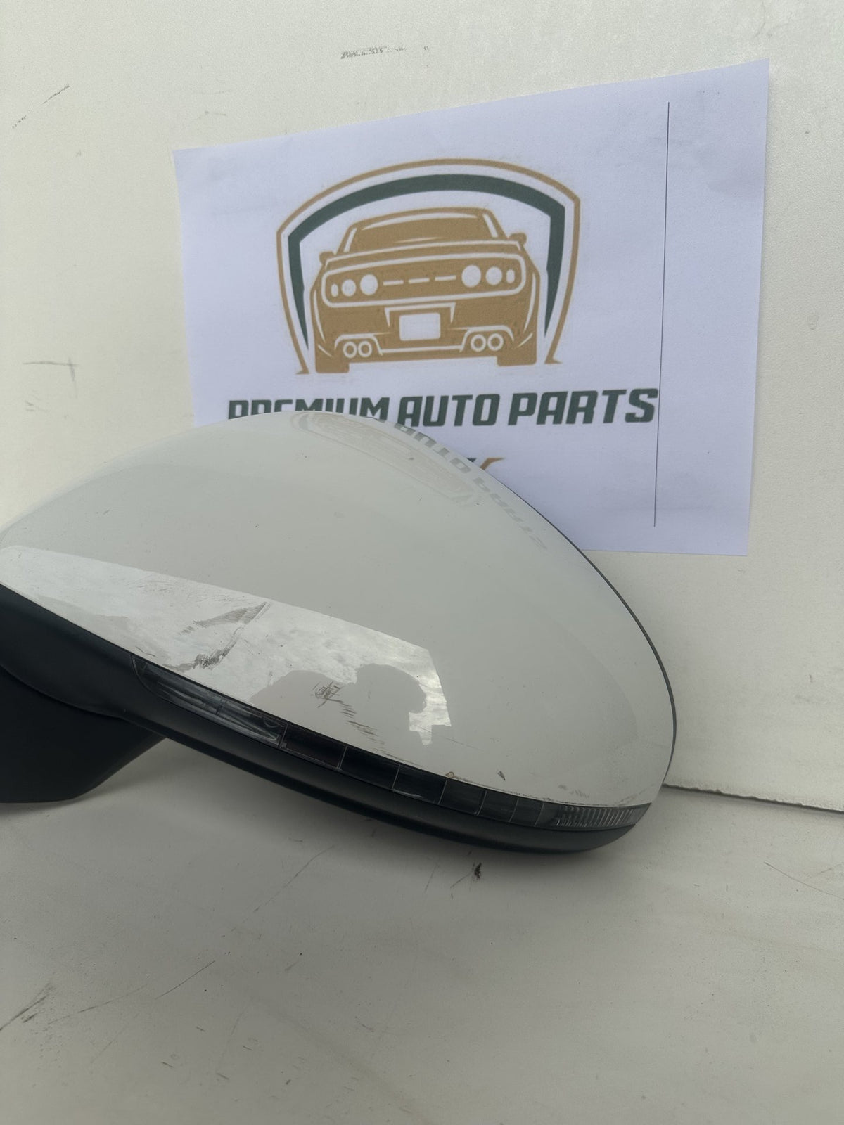 2010-2018 Volkswagen Touareg MK2- 7P SUV Left Door Mirror 021095