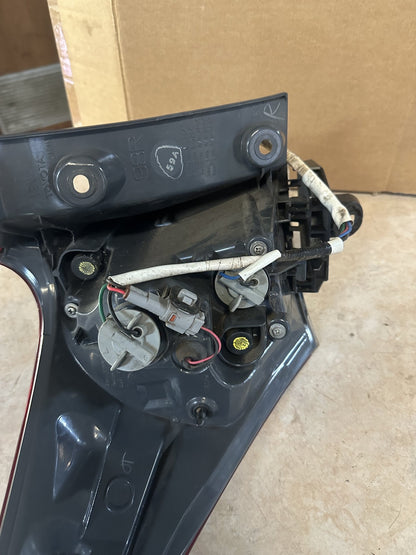 2012-2018 Toyota Corolla Hatchback Right Taillight 12602