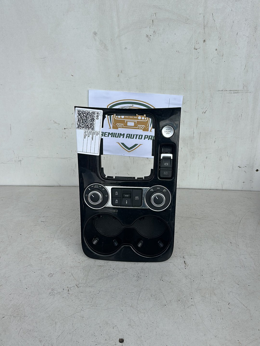 2016 Volkswagen Touareg Station Wagon Cup Holder
