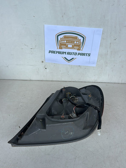 2005 Toyota Camry Sedan Left Taillight