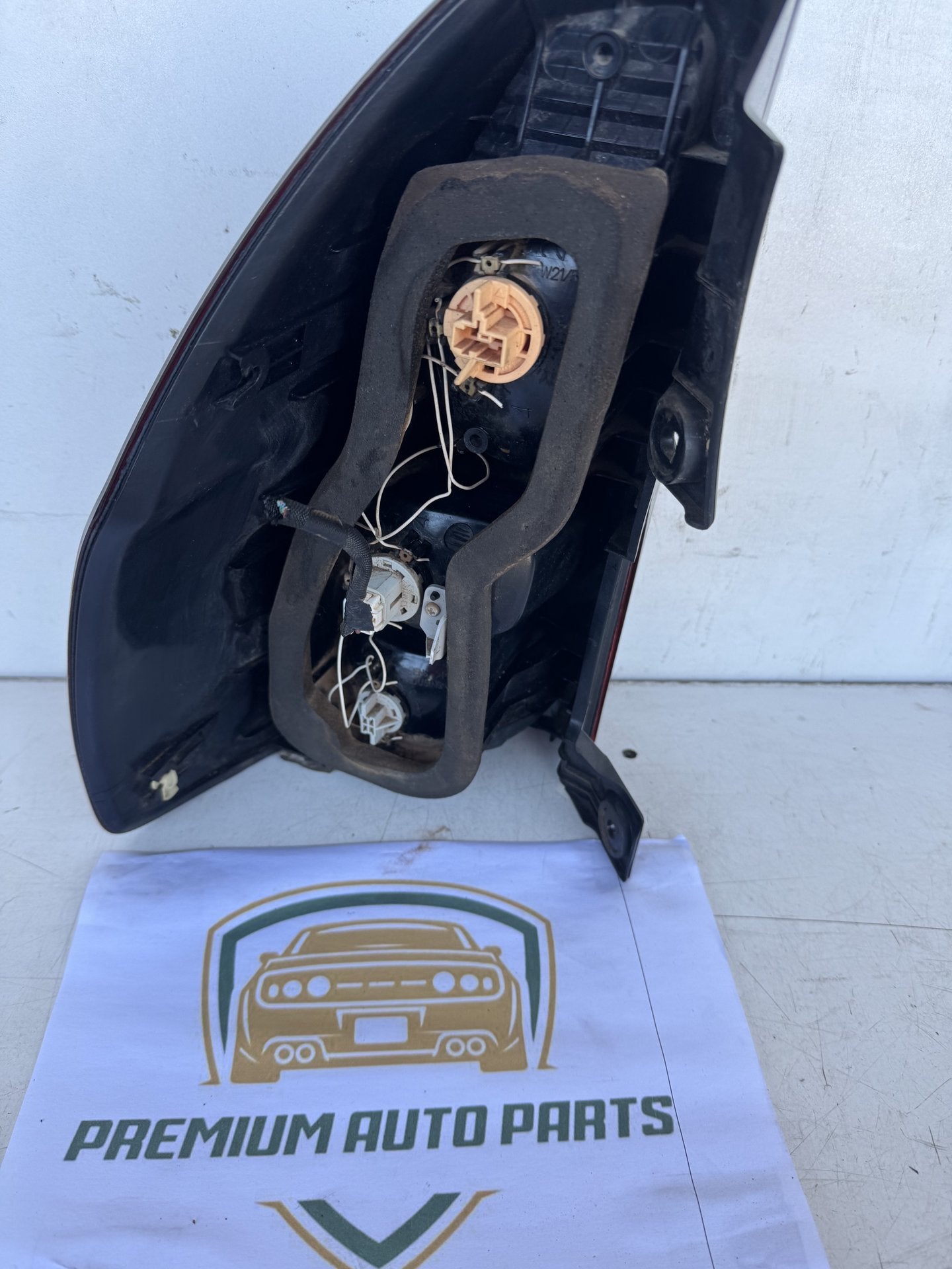 2007 Toyota Land Cruiser Station Wagon Right Taillight
