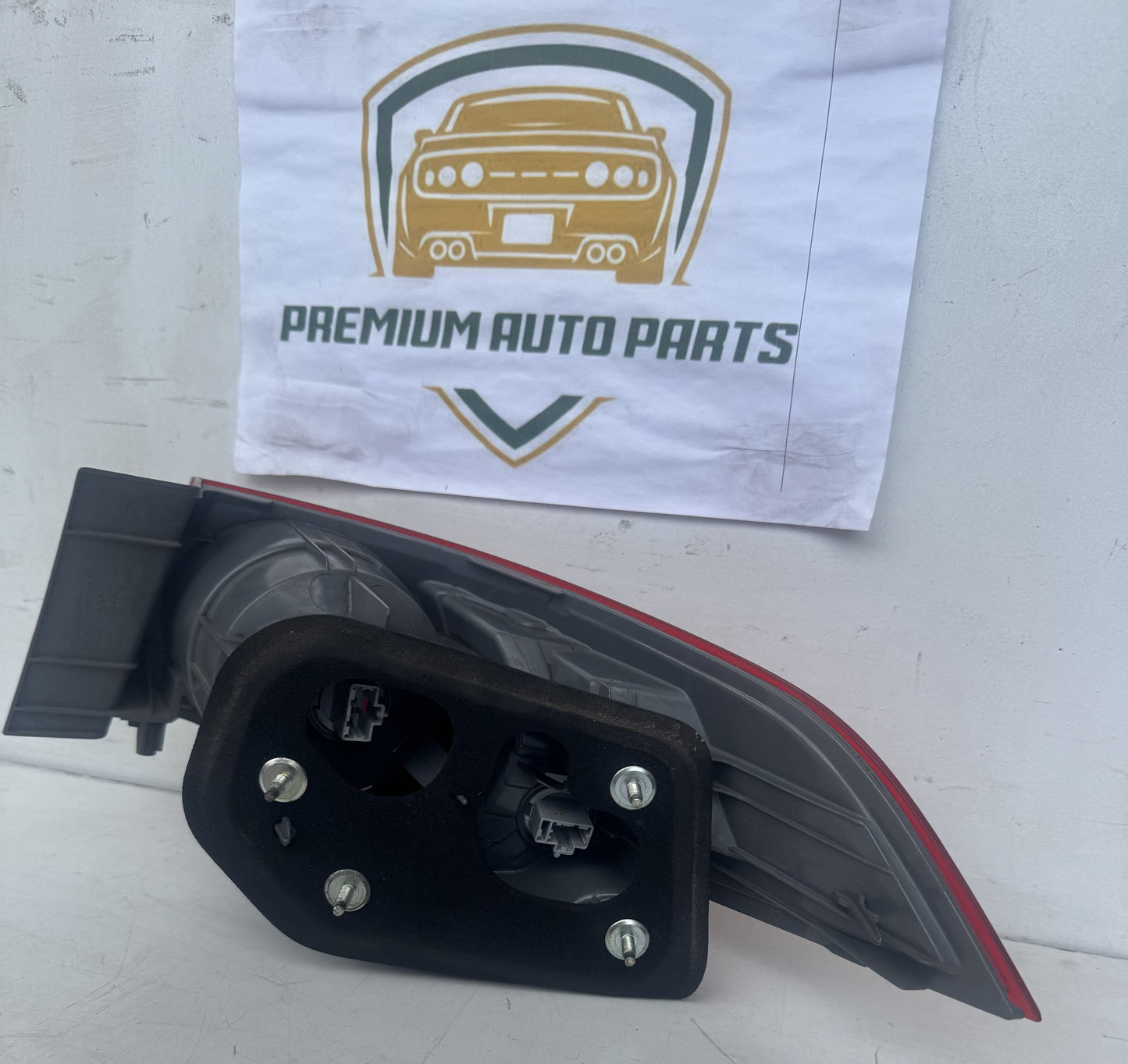 2009  CU Left Taillight