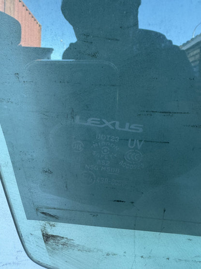 2010  E20 Right Front Door Glass