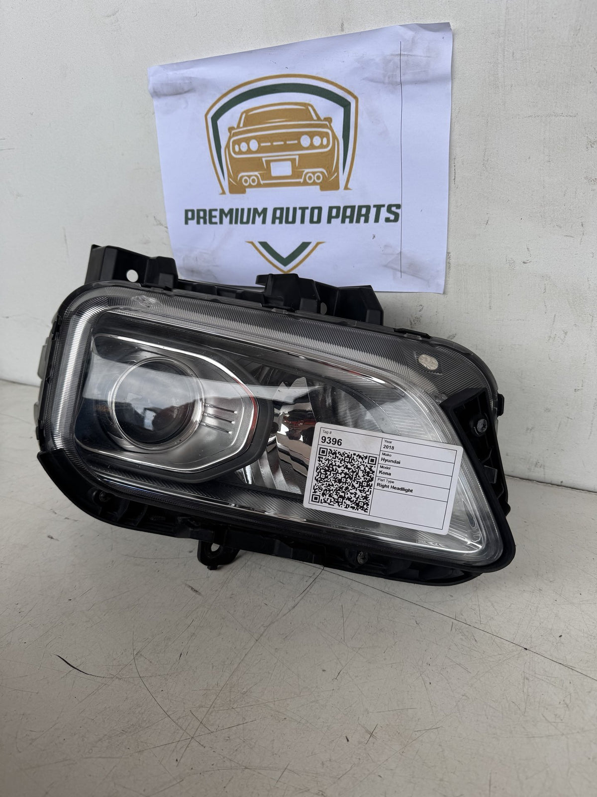 2018 Hyundai Kona OS Station Wagon Right Headlight J9921-21020