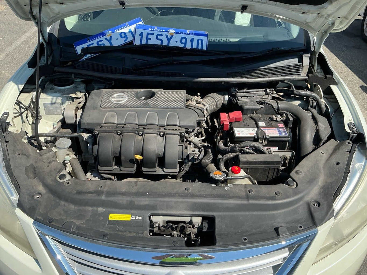 2015 Nissan Pulsar ST B17