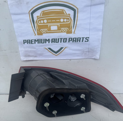 2009  CU Left Taillight