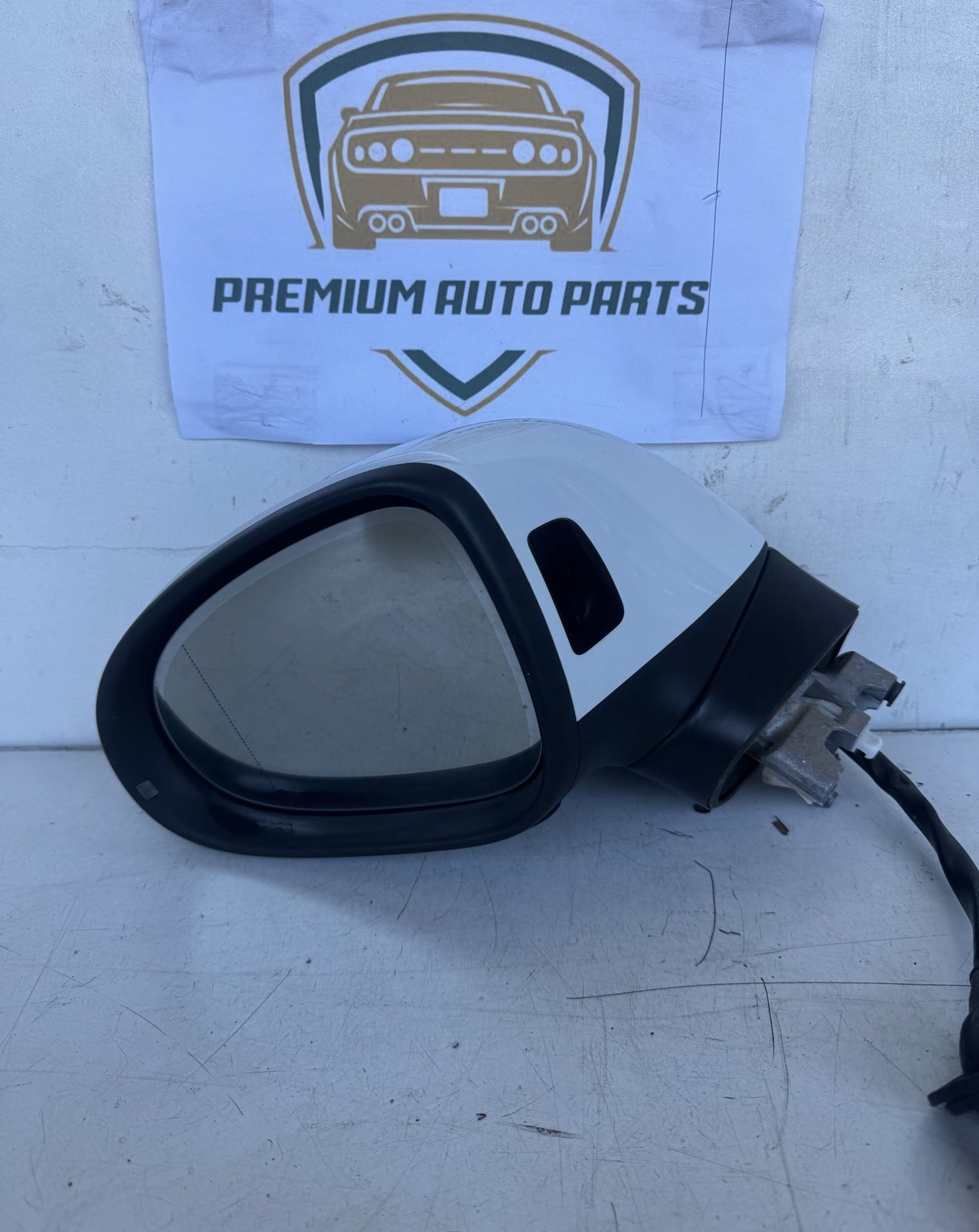2016 Volkswagen Touareg Station Wagon Left Door Mirror