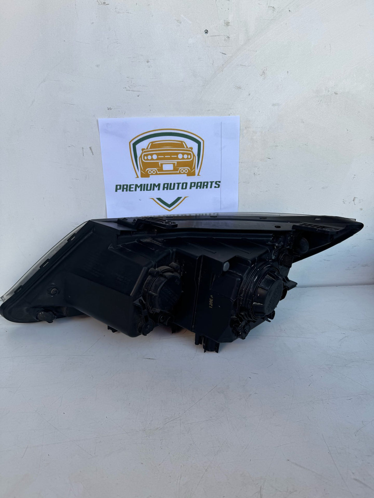 2012 Kia Sorento Station Wagon Right Headlight 92102-2PXXX