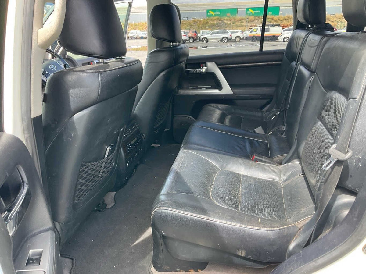 2014 Toyota Land Cruiser J200