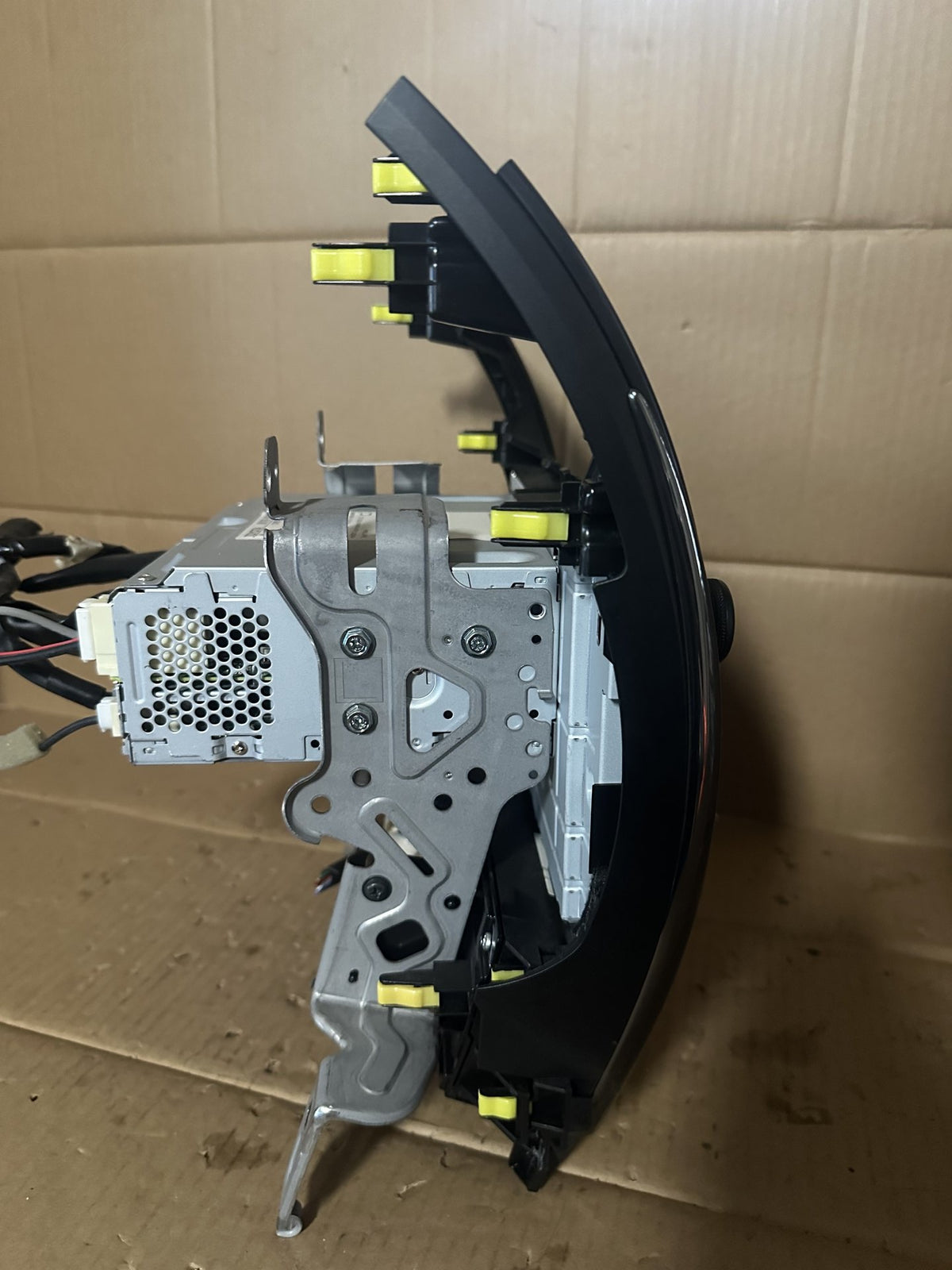 2016 Toyota Camry Atara SL - Stereo Head Unit