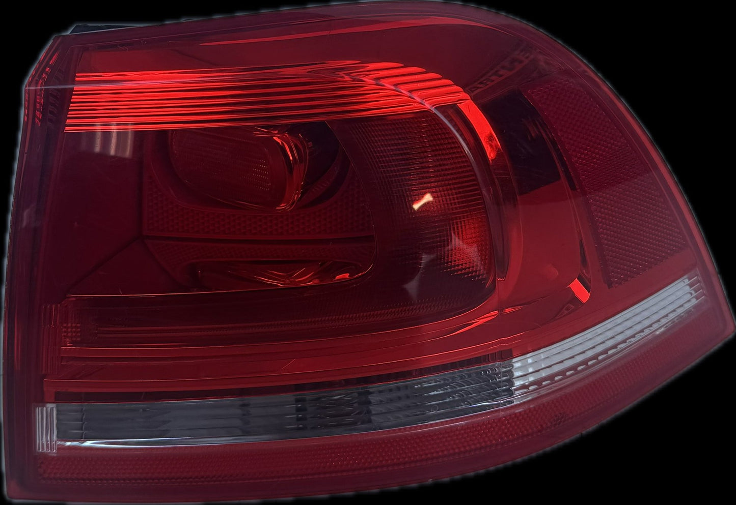 2016 Volkswagen Touareg Station Wagon Right Taillight