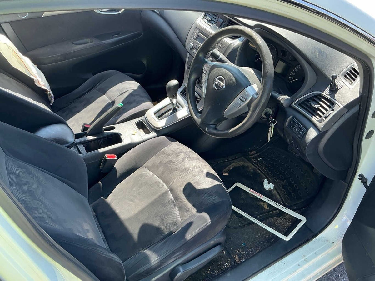 2015 Nissan Pulsar ST B17