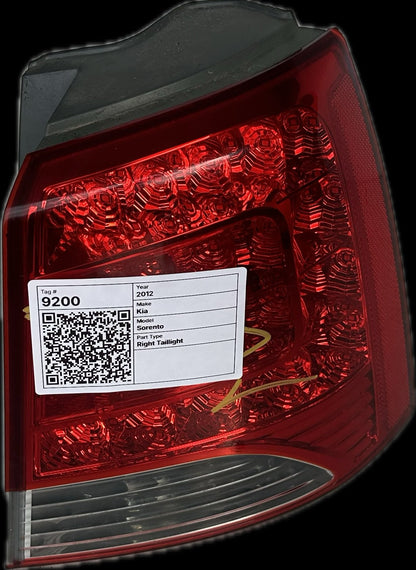 2012 Kia Sorento Station Wagon Right Taillight