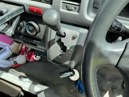 2006 Toyota Hiace H200