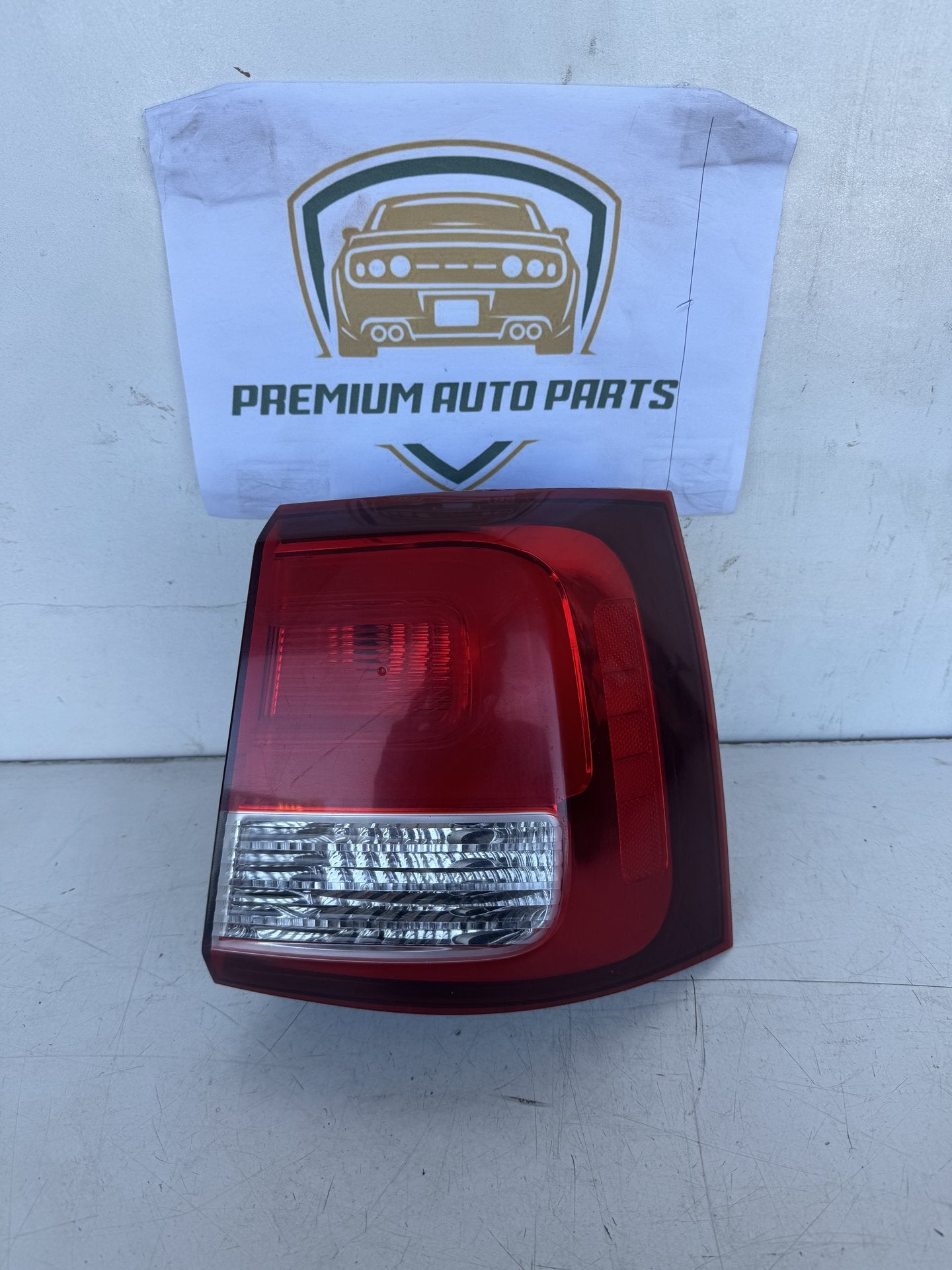 2014 Kia Sorento XM Station Wagon Right Taillight