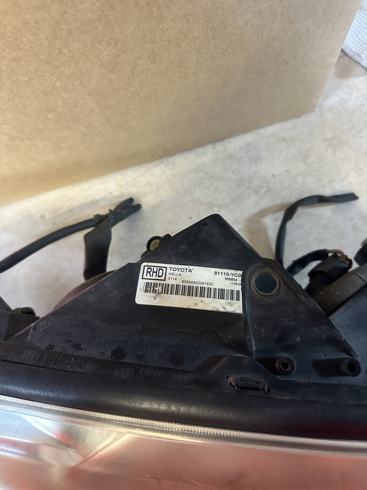 2004 Toyota Camry Sedan Right Headlight 81150