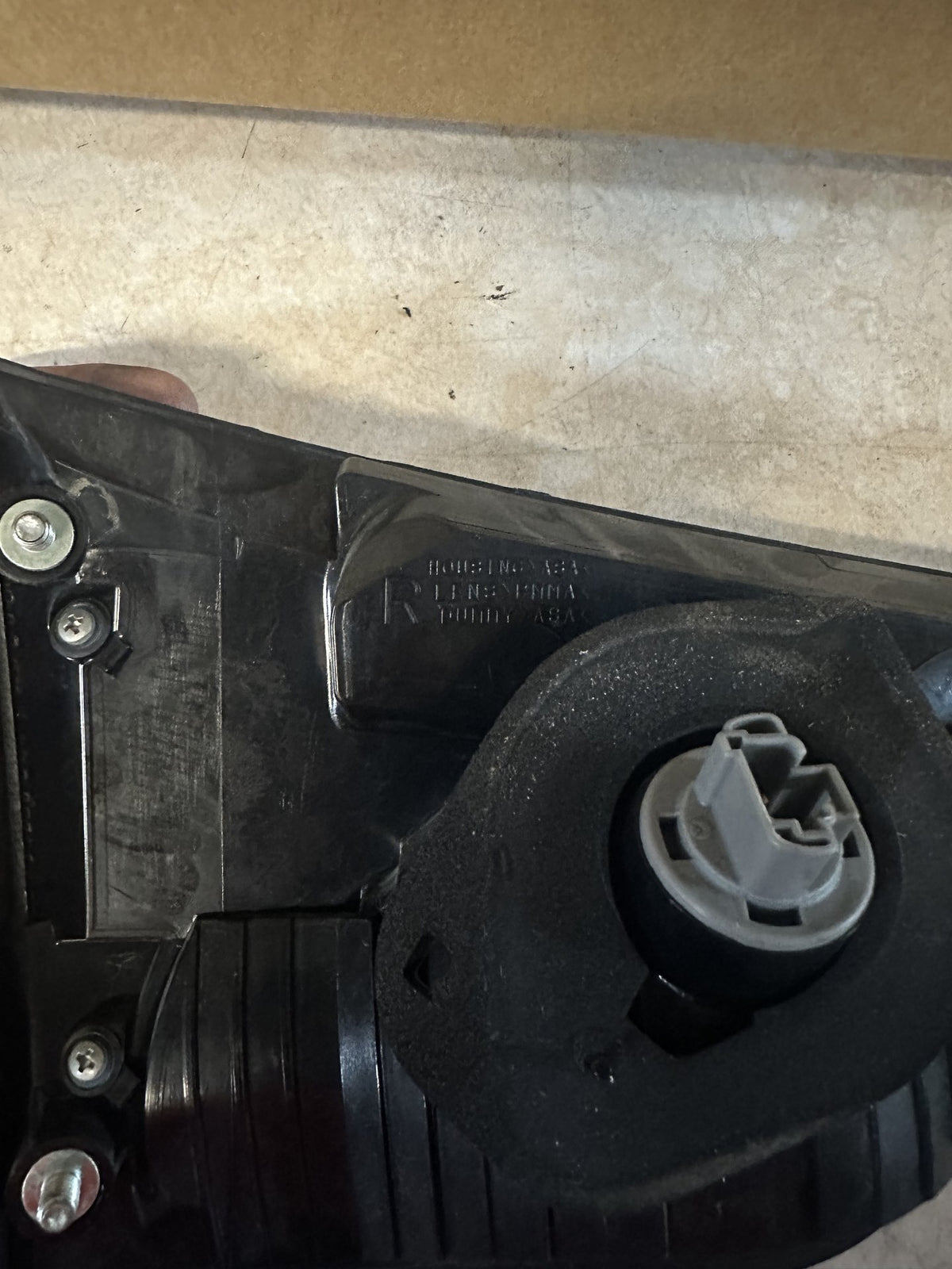 2010 Mitsubishi Outlander - Right Boot Light
