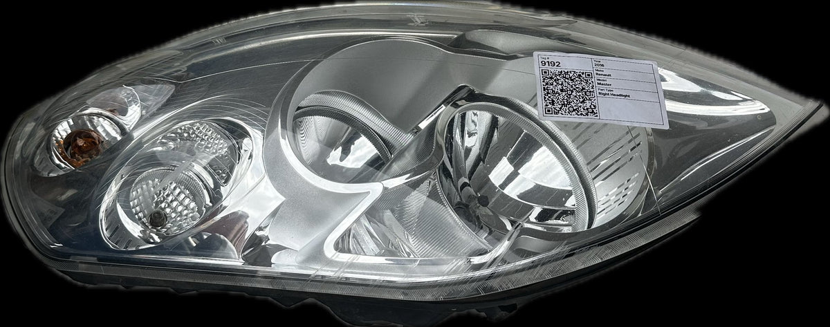 2016 Renault Master Cargo Van Right Headlight