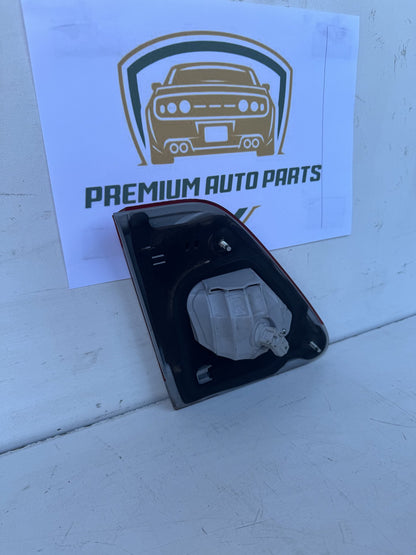 2010  E150 Right Bootlid Light