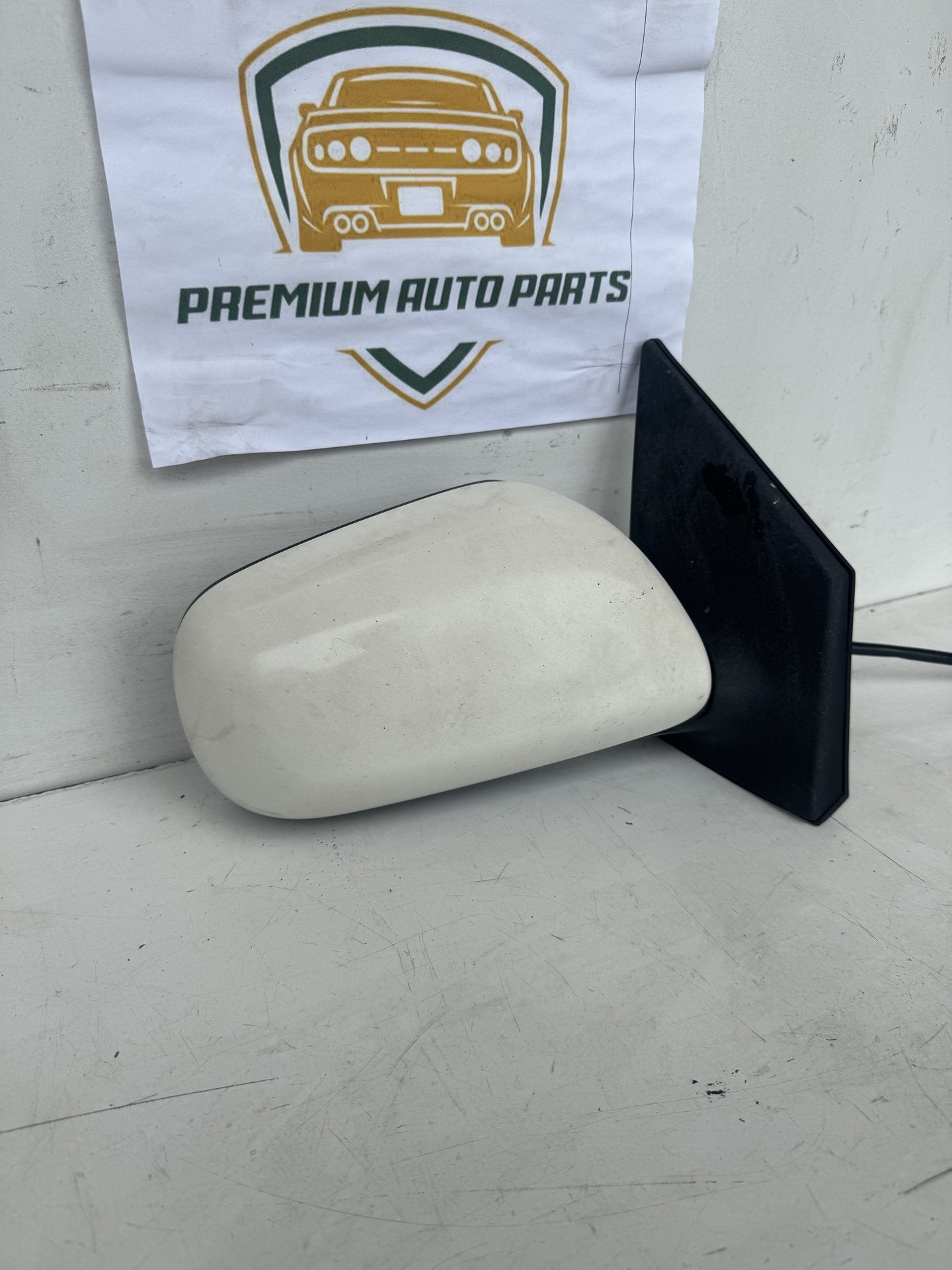 2008  E150 Right Door Mirror