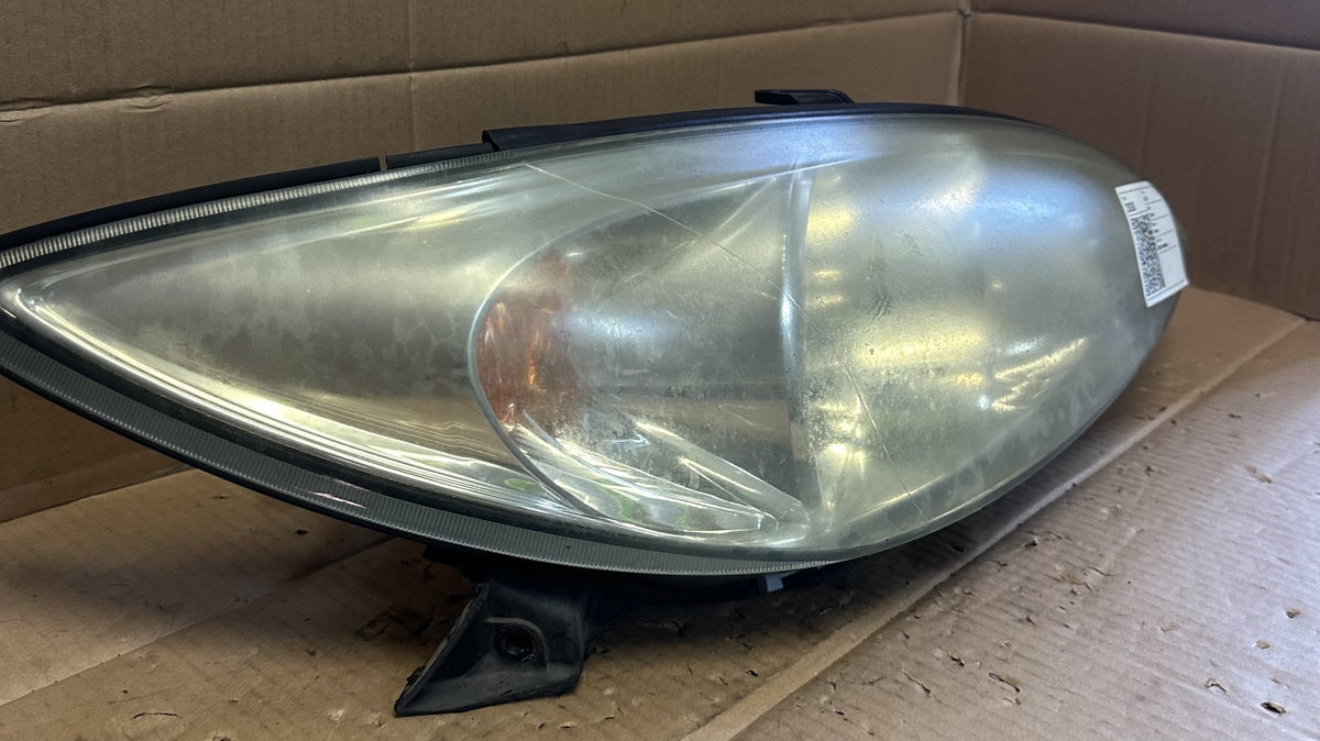 2003 Toyota Camry V30 - Right Headlight