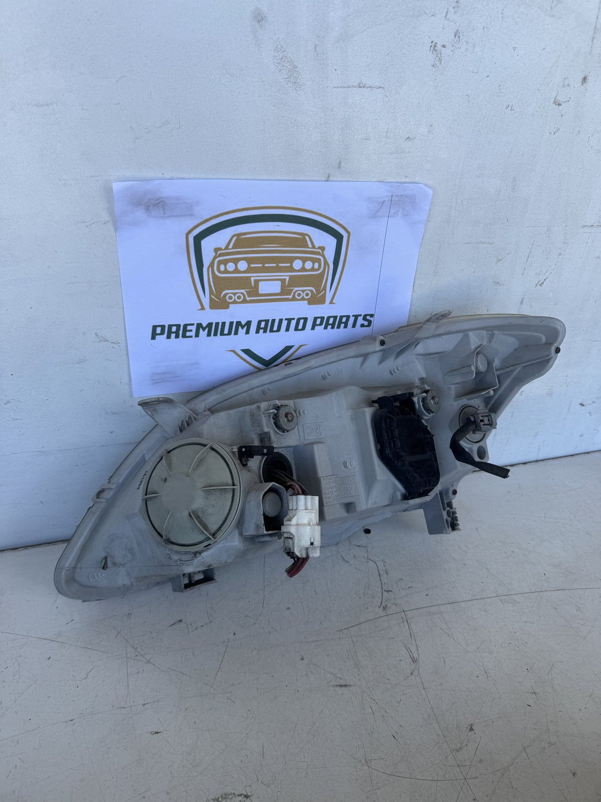2005 Toyota Corolla E120 Hatchback Right Headlight