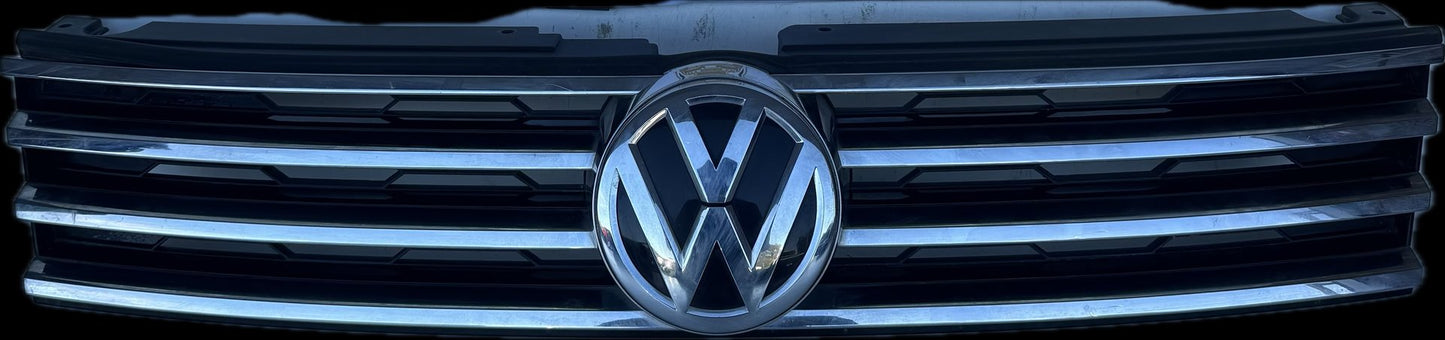 2016 Volkswagen Touareg Station Wagon Grille