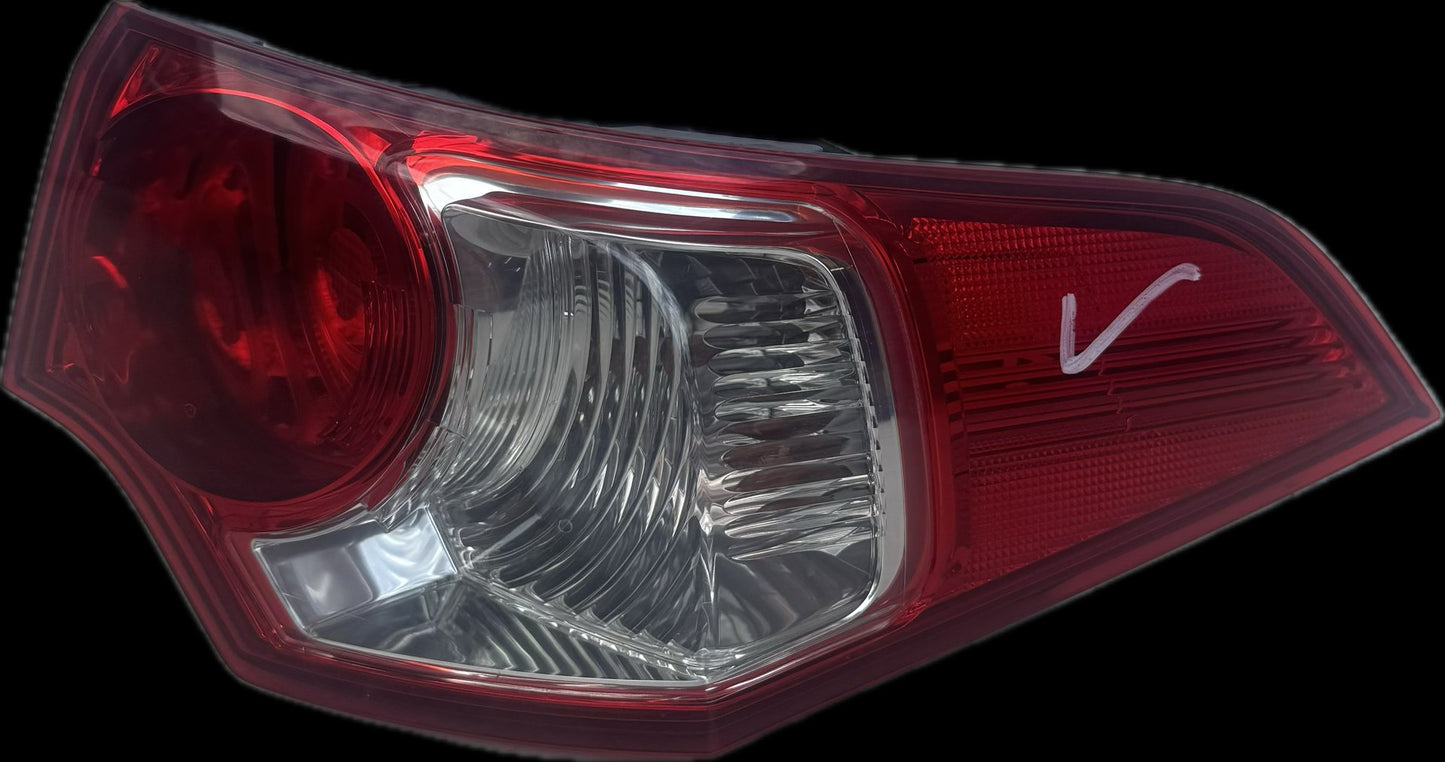 2009  CU Right Taillight