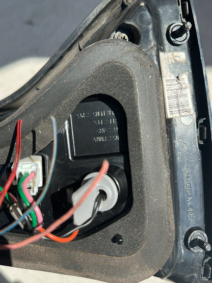 2013 Kia Sorento XM Station Wagon Right Boot Light