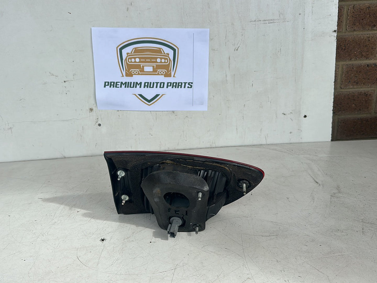 2007 Subaru B9 Tribeca SUV Right Bootlid Light